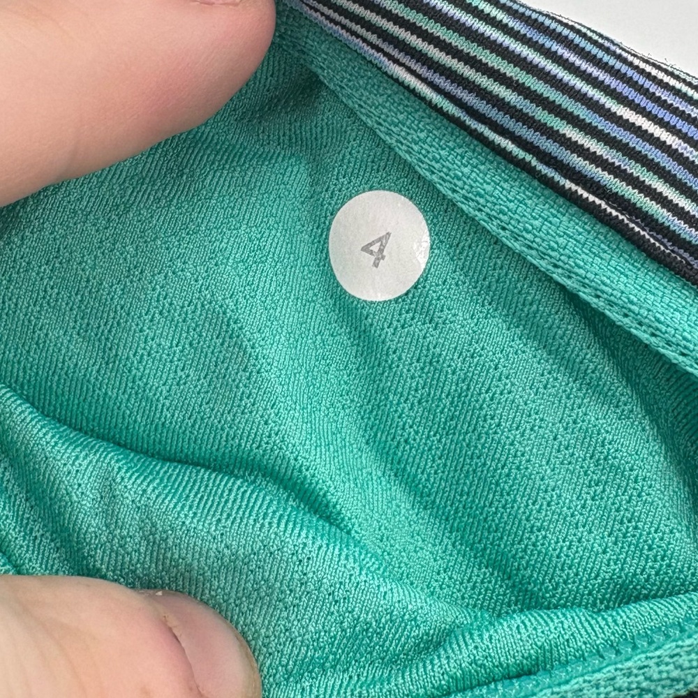 Lululemon green‎ & black leggings 4 - Picture 3 of 3